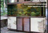 Летом этот аквариум стоит на летней площадке ресторана "Шервуд"